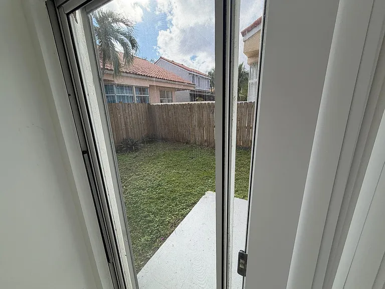 3780 Amalfi Dr #3780 — Photo 27