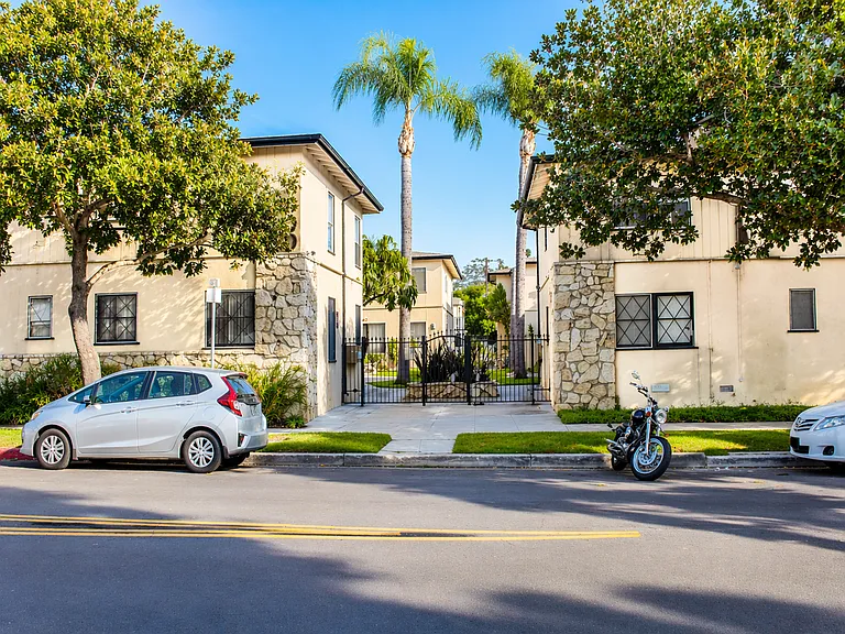 3300 Castle Heights Ave — Photo 3