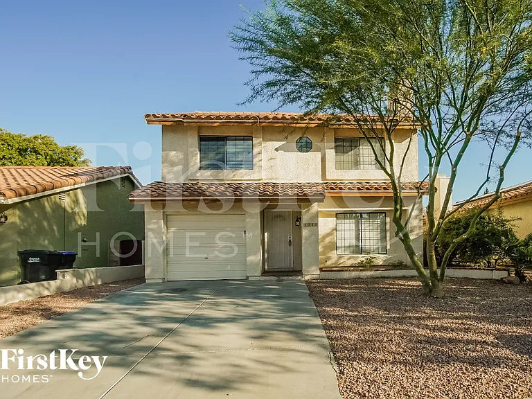 1727 Duarte Dr — Photo 1