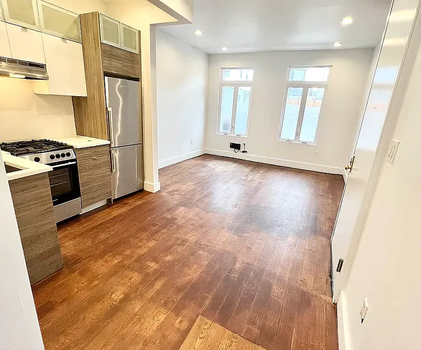 38 Catherine St #1R