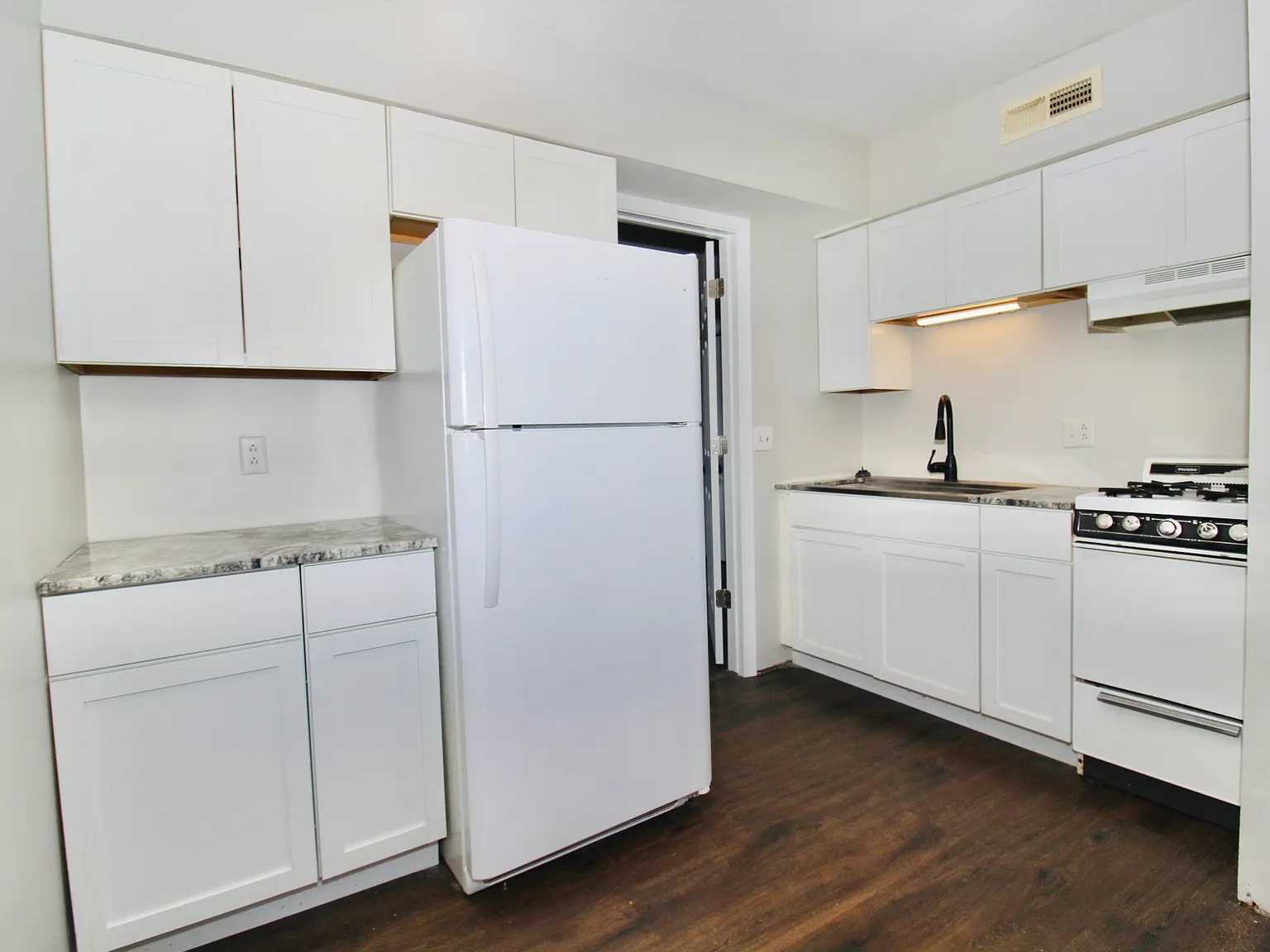 1 bed, 700 sqft, $850 — Photo 3