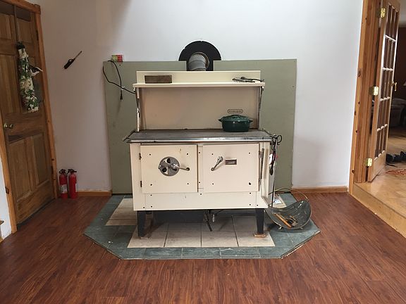 Wood cook stove off DR