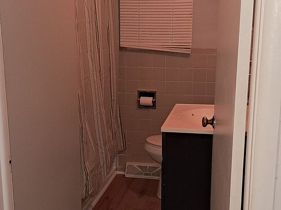 4th image of 5807 Downing Dr