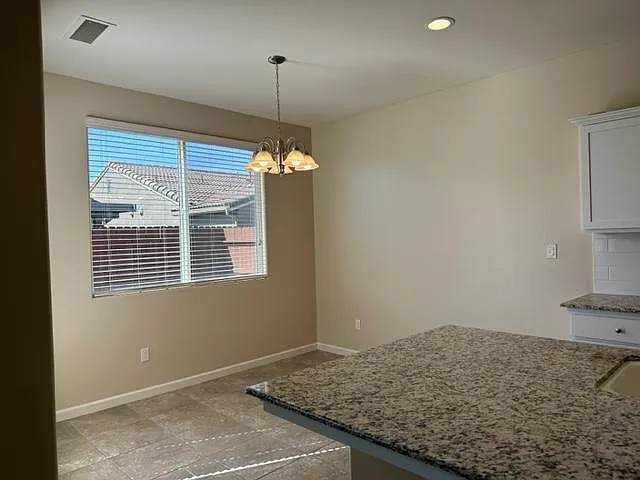 3 bed, 1440 sqft, $2,295 — Photo 4