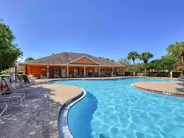 Pool / Clubhouse