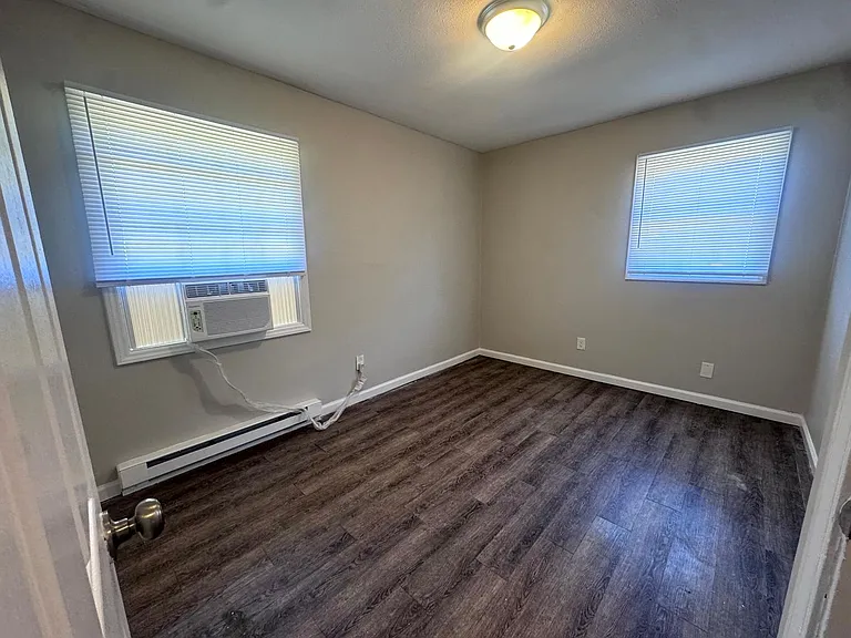 927 Fiske Dr — Photo 12