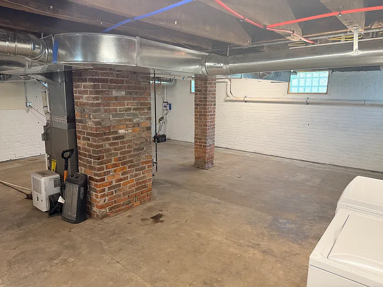 435 Crittenden Ave — Photo 11
