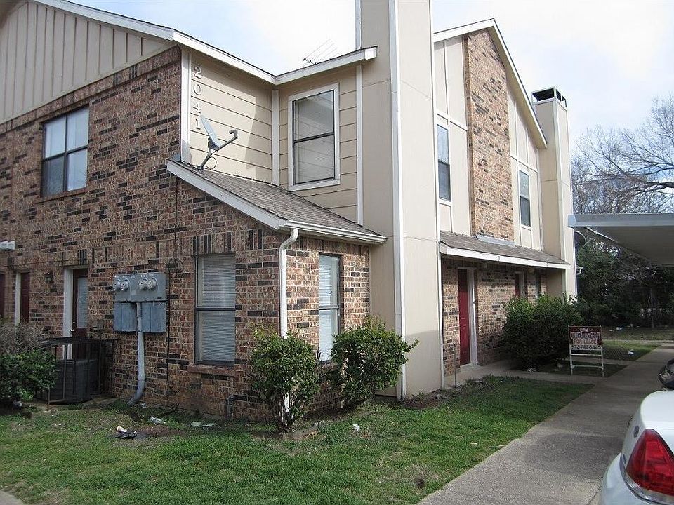 1st image of 2041 W Walnut St APT A
