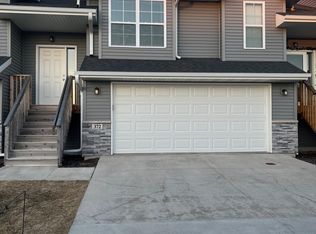 372 Tanglewood Dr, Solon, IA 52333