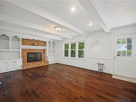 5th image of 708 Shadowfield Ct