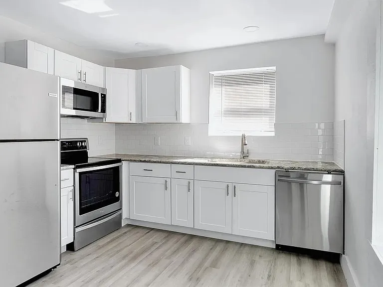 2737 Stuart Dr — Photo 1