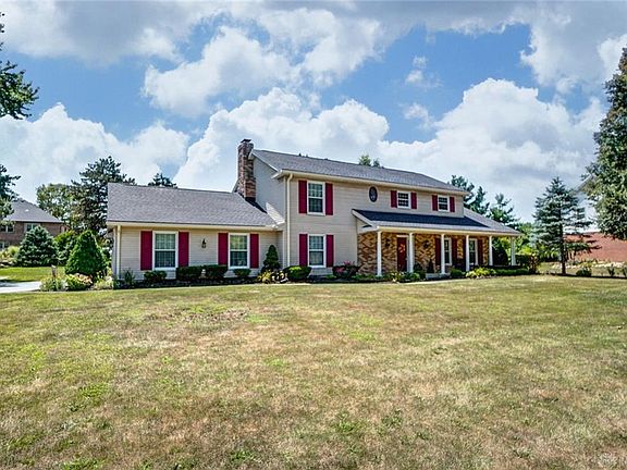 3rd image of 2610 Greenlawn Dr