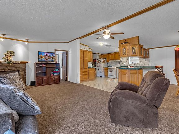 4th image of 105 Powerline Rd