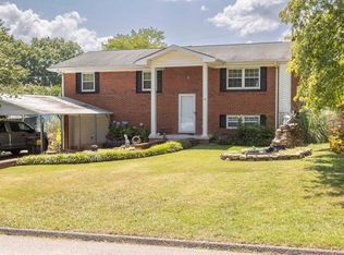 7204 Fairbanks Rd, Hixson, TN 37343