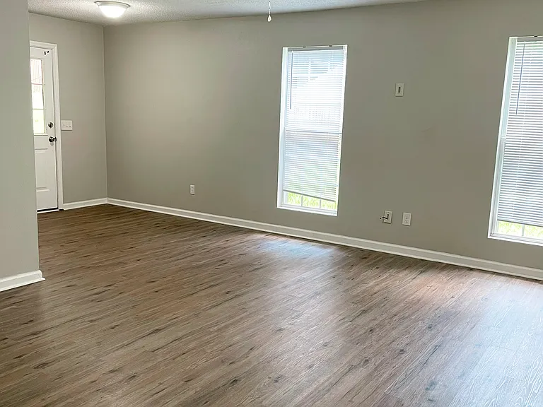 8428 Canaan Dr — Photo 2