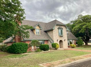 203 Kirchwood St, Plainview, TX 79072