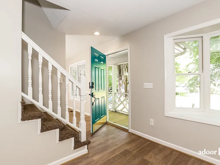 4219 Queen Victoria Pl — Photo 6