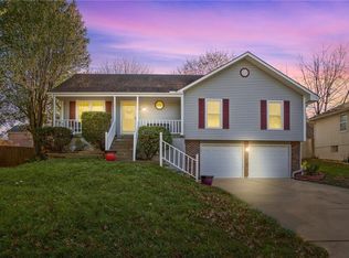 1123 NE Deerbrook Ter, Lees Summit, MO 64086