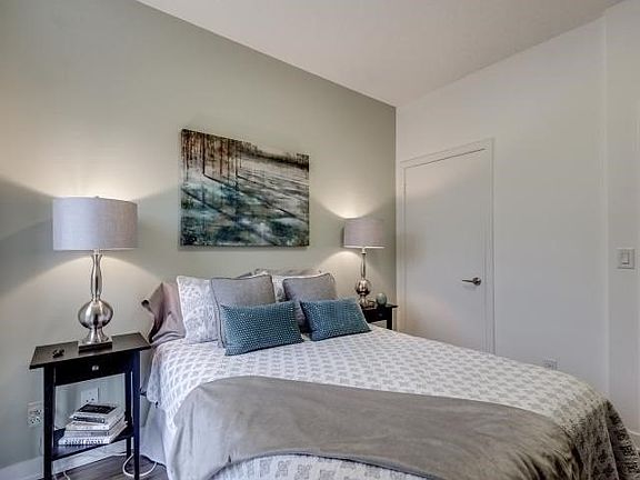 3rd image of 260 Sackville St #105