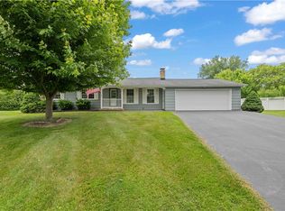 39 Southwind Ct, Rochester, NY 14626