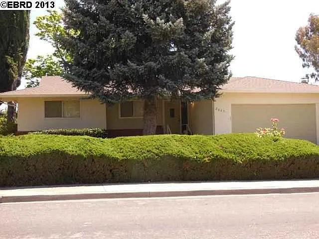 2825 Vista Way photo 1