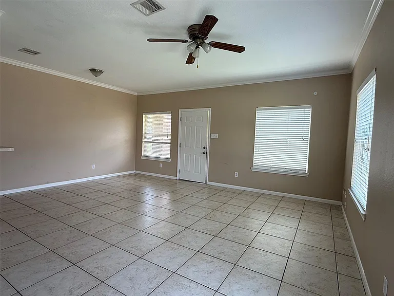 1625 Townhome Ln — Photo 4