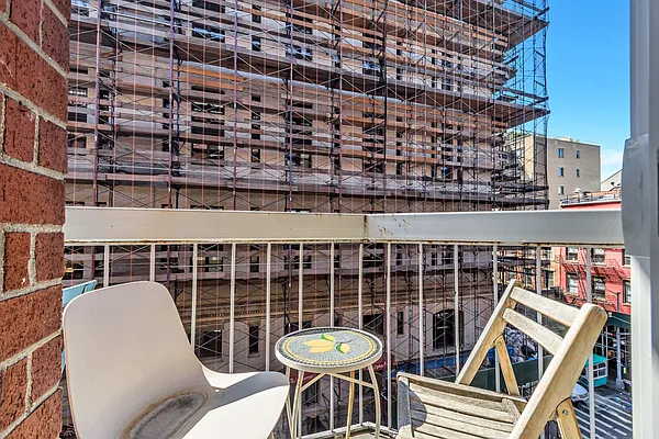 Rented by Douglas Elliman | media 8