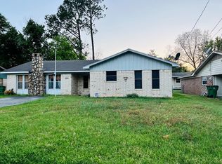 113 Redwood Dr, Palestine, TX 75801