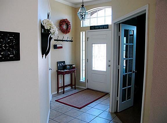 2nd image of 218 Fountainview Dr