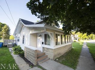 104 E Chestnut St, Lexington, IL 61753