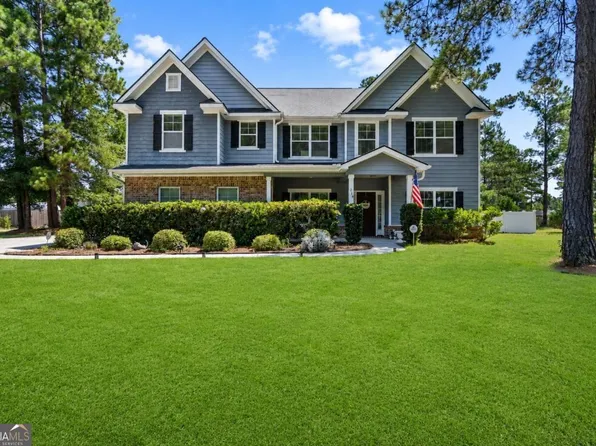 214 Cypress Lakes Dr, Bloomingdale, GA 31302