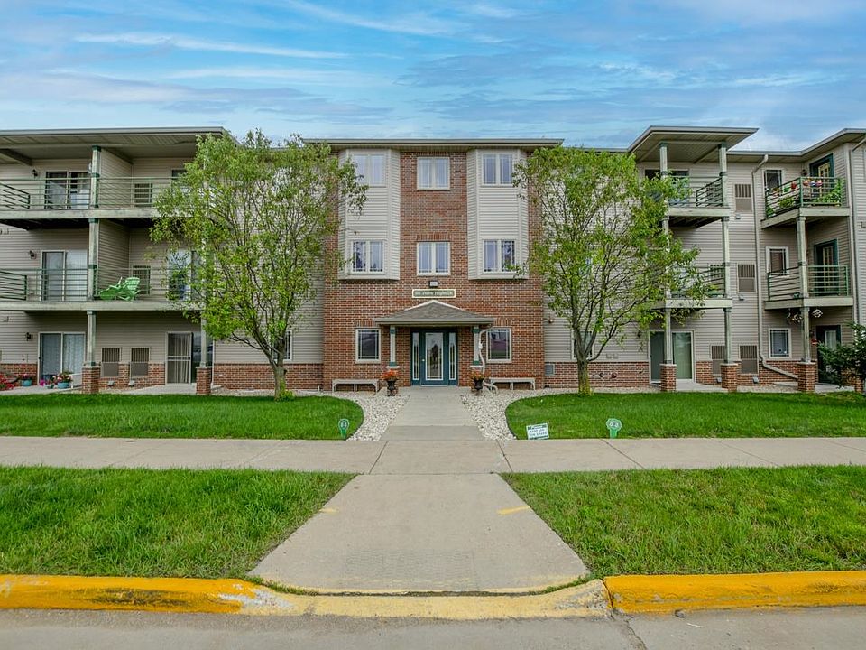 1st image of 102 Prairie Heights Dr APT 213