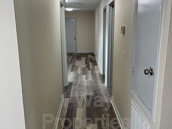 4th image of 1730 Esther St #B