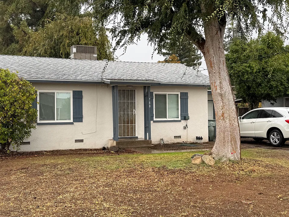 788 W Sample Ave