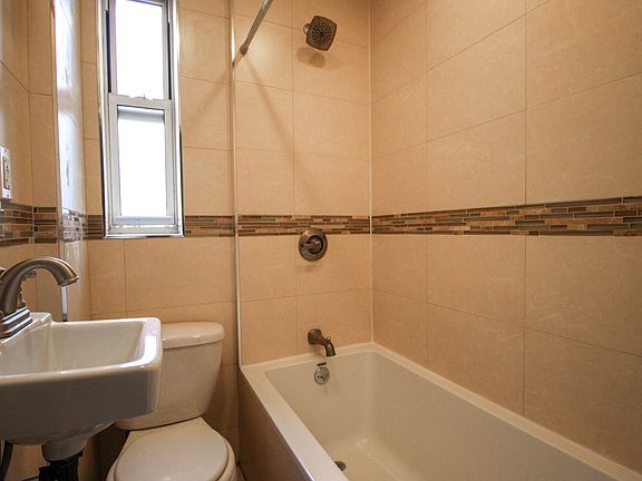 2nd image of 709 Dekalb Ave #Re