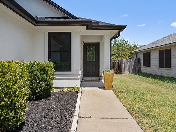 5th image of 4202 Kings Canyon Dr