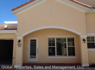 325 David Walker Dr, Tavares, FL 32778