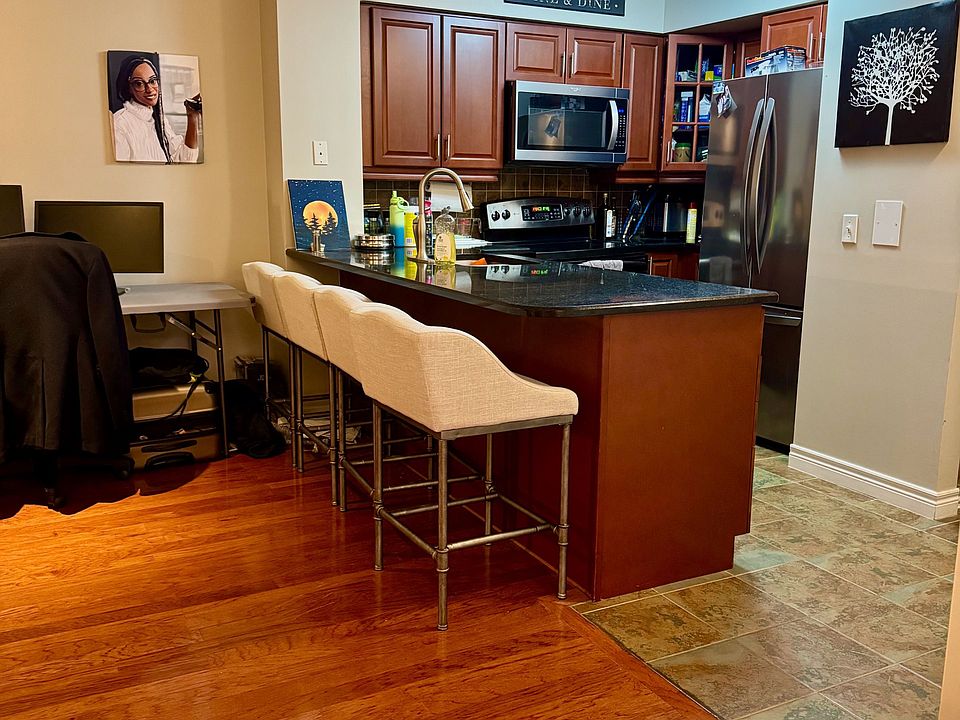 1st image of 30 Grand Trunk Cres #1708