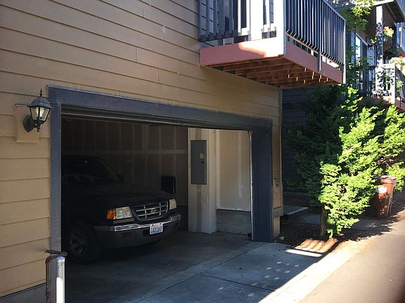 2nd image of 1461 NE Alexandria Pl