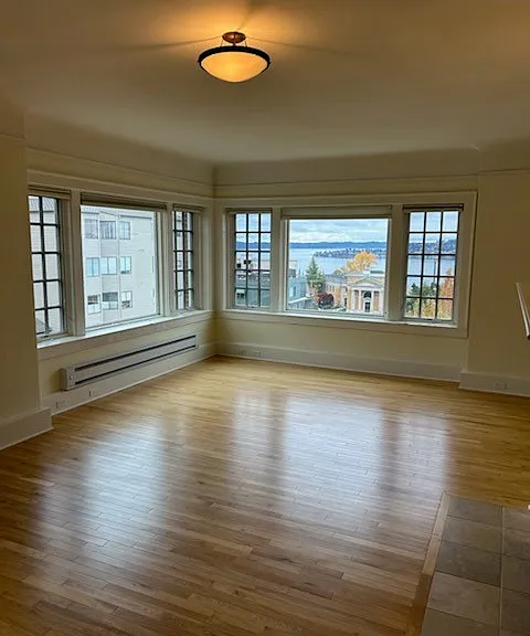 219 N Tacoma Ave #203 — Photo 4