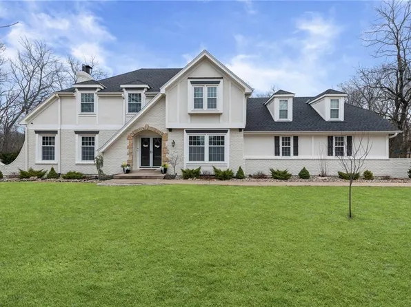 7108 Black Bob Dr, Stilwell, KS 66085