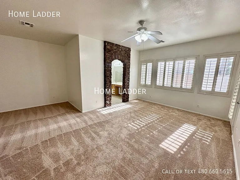 6822 S 55th Ln — Photo 12