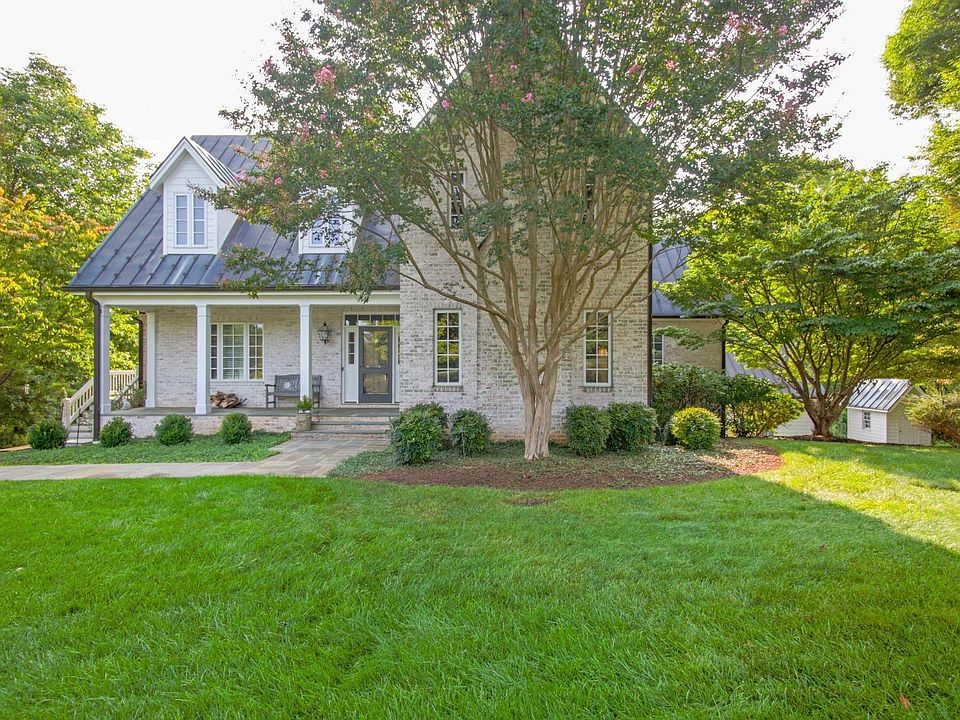 1st image of 1807 Royal Oak Dr