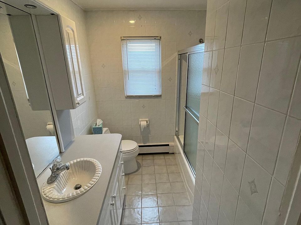 2nd image of 16020 98th St