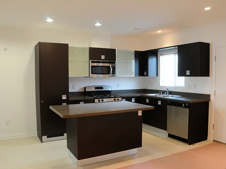 9100 Whitworth Dr #3 — Photo 18