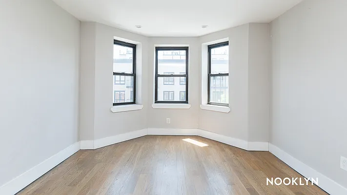 Rented by Nooklyn NYC LLC | media 22