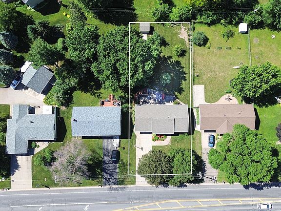 5th image of 1126 E Division St