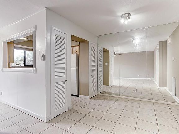 4th image of 3809 N Braeswood Blvd APT 22