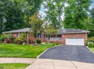 12 Ravine Rd, Verona, NJ 07044