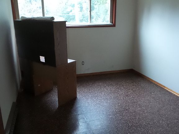 4th image of 2705 Neals Ln